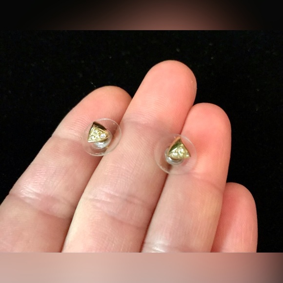 Kendra Scott Gold Tone Rhinestone Pyramid Stud Earrings - Picture 1 of 3